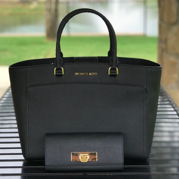 Michael Kors Emmy Large Tote & Callie Wallet Set - Picture 2 of 8